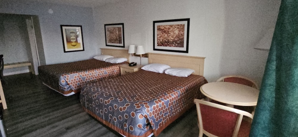 Standard Room, 2 Queen Beds, Non Smoking photo 1