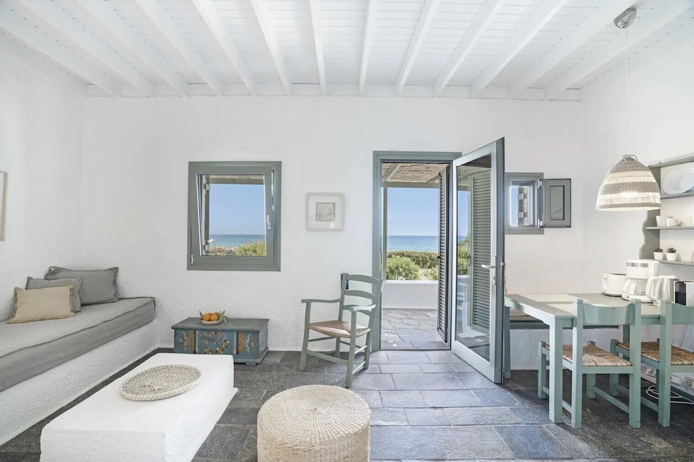 One Bedroom Bungalow Seafront photo 1