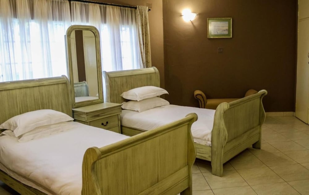Standard Twin Room photo 1