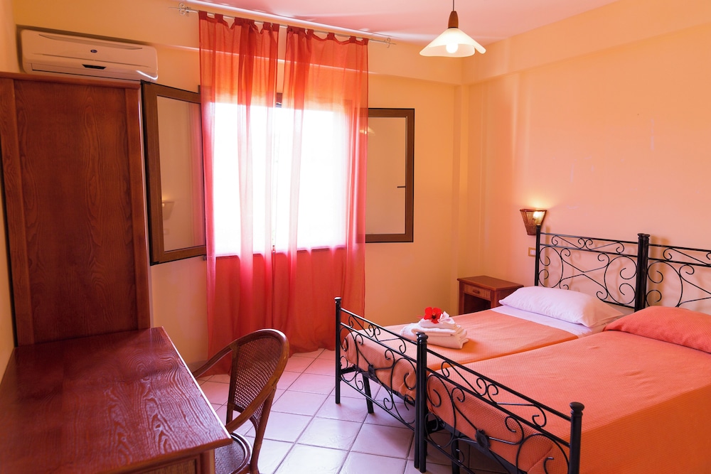 Family Apartment, 2 Bedrooms, Terrace, Sea View