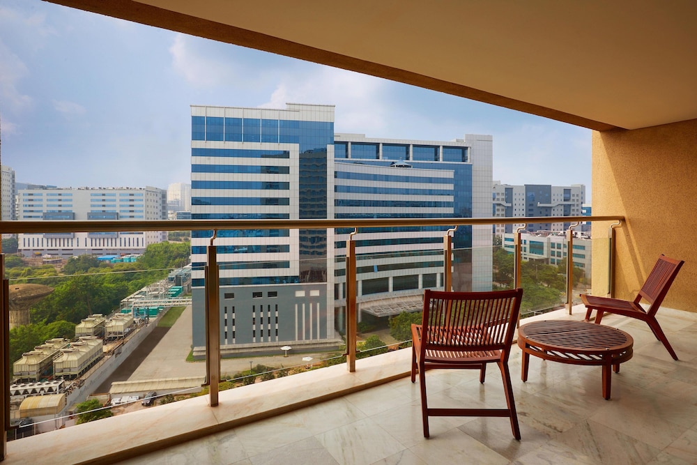 Executive Room, 2 Twin Beds, Non Smoking, Balcony - Photo 11