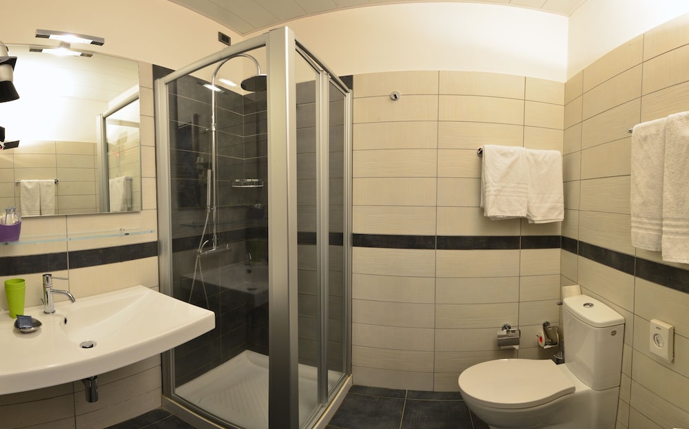 Classic Double Room, Lake View - Photo 3