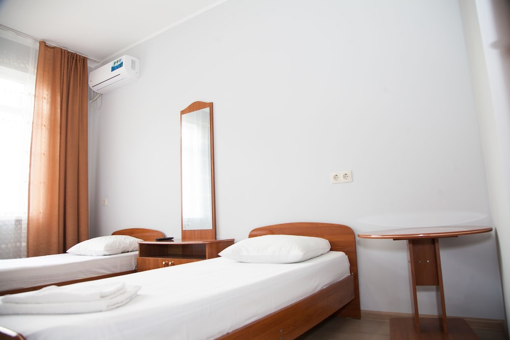 Standard Twin Room, Balcony photo 3