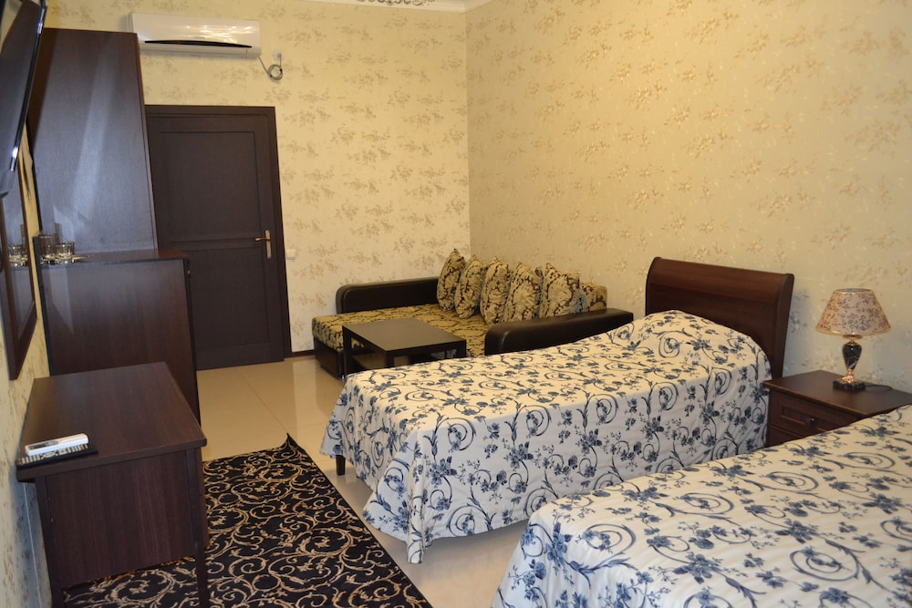 Standard Twin Room, No Windows