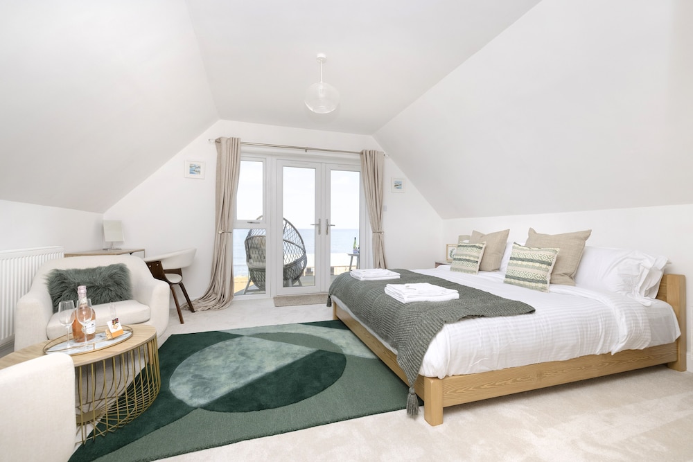 House, 4 Bedrooms, Hot Tub, Sea View photo 1