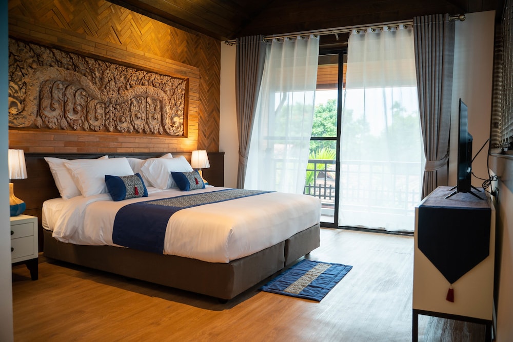 Deluxe Double Room, Balcony (Wooden Ceiling - Air purifiers) photo 2