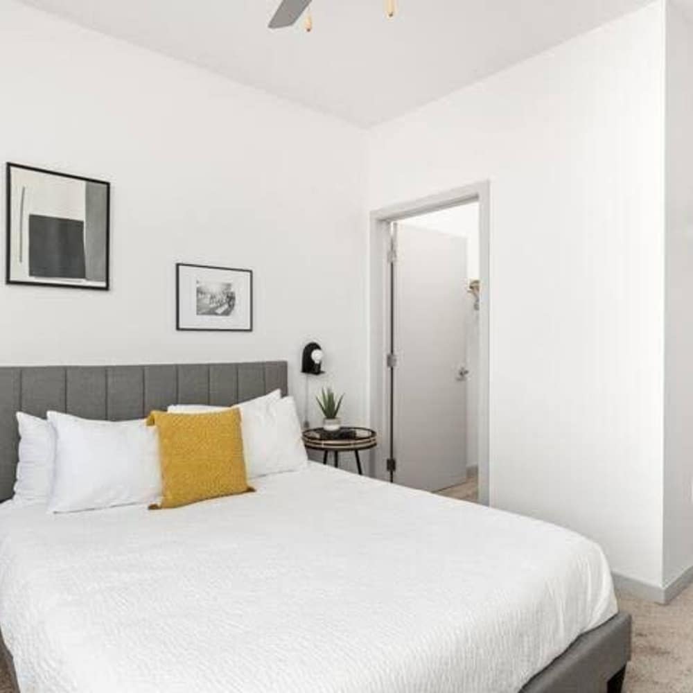 Cozysuites l Chic 1BR Bottleworks Indy 5, Foto 30