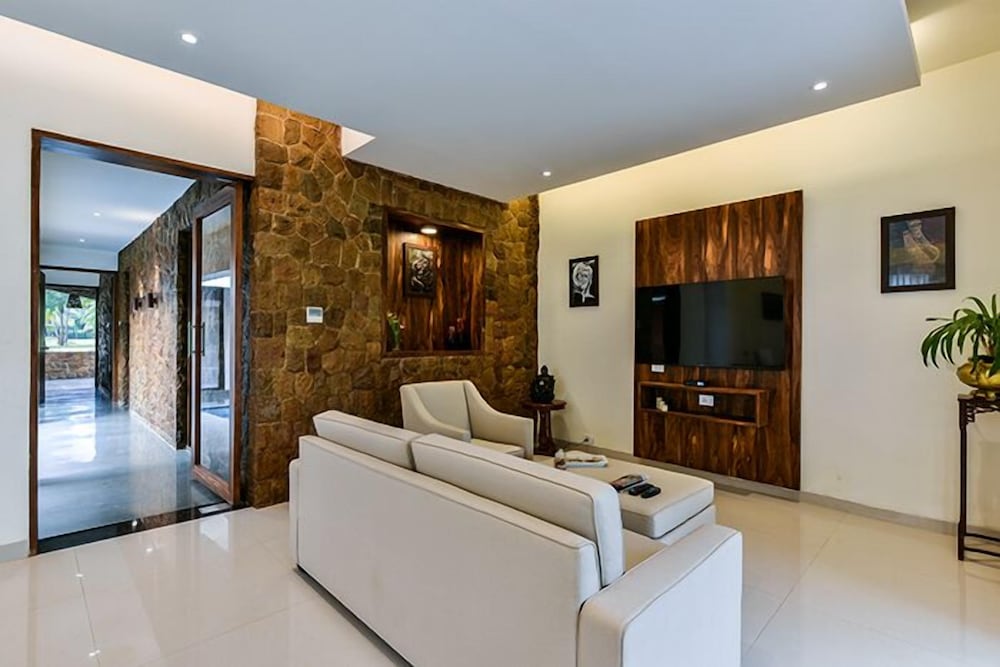 Royal Villa, 4 Bedrooms, Private Pool, Garden Area photo 3
