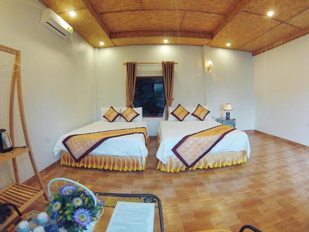 Deluxe Bungalow, 2 Queen Beds, Non Smoking, Lake View photo 3