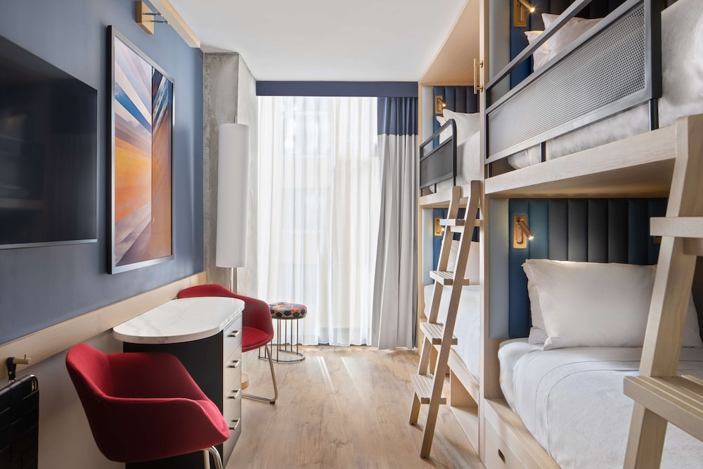 Room, Accessible (4 Twin Bunk Beds, Hearing)