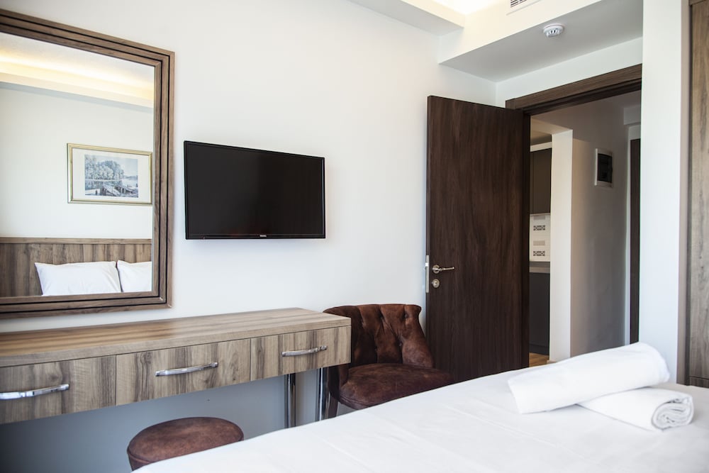 Standard Suite - Photo 6