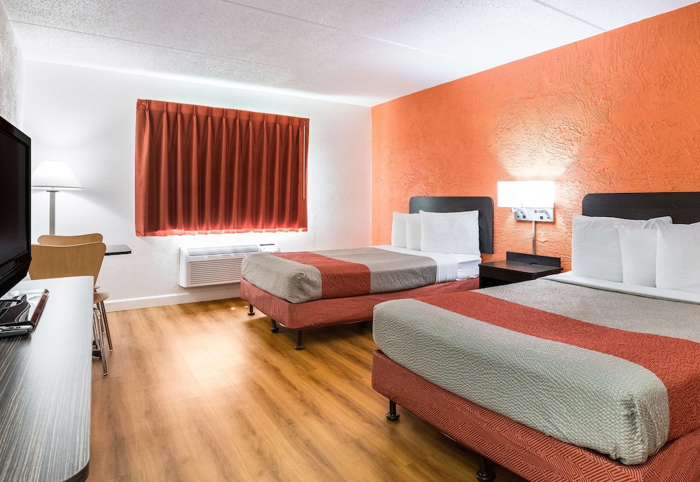 Standard Room, 2 Double Beds, Non Smoking - Photo 1