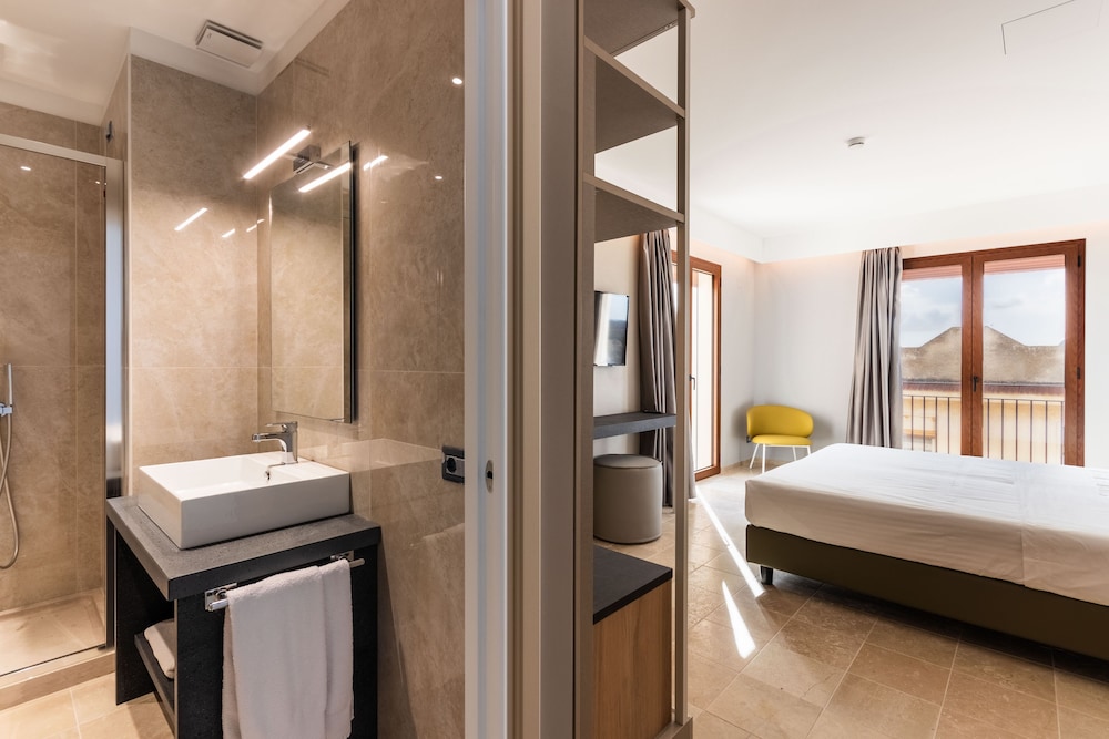 Standard Room - Photo 1