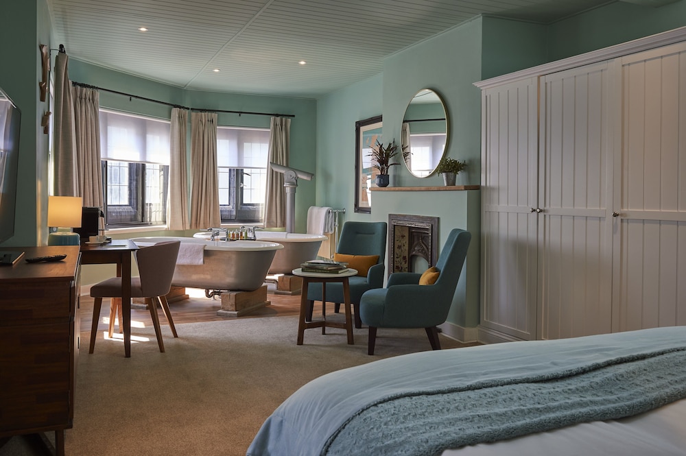 Seaview Suite - Photo 5