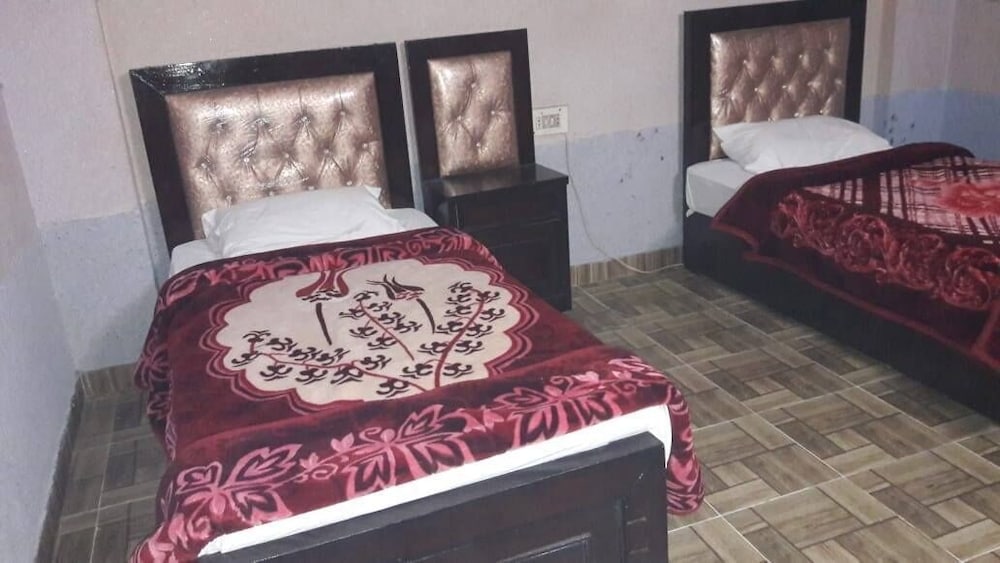 Twin Room - Photo 3