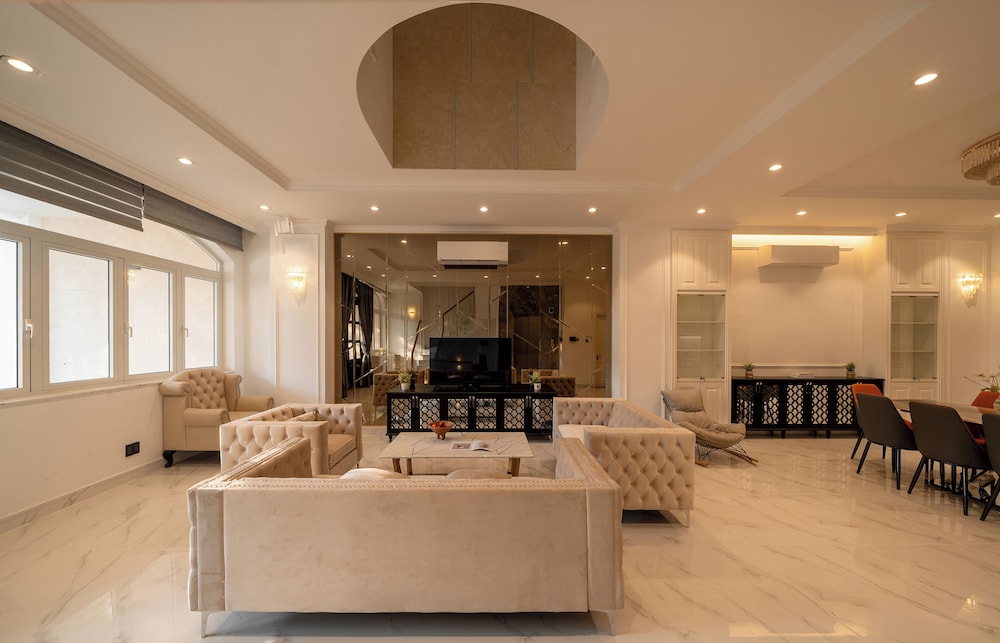 Grand Villa, 5 Bedrooms, Club Lounge Access, Garden View photo 3