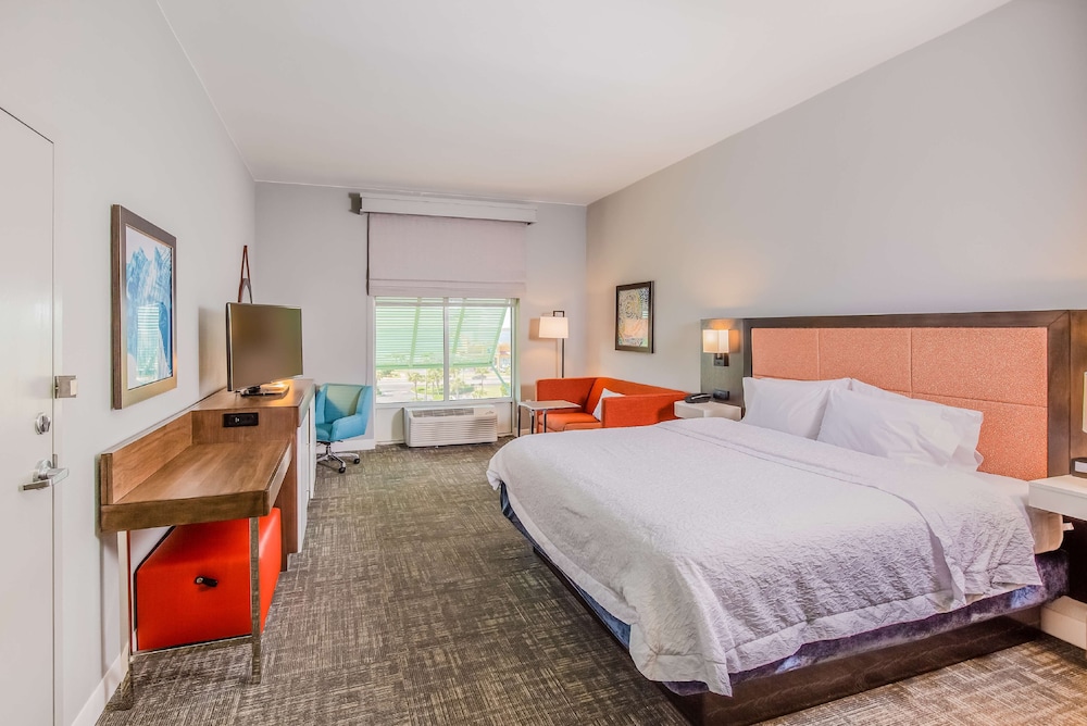 Room, 1 King Bed, Non Smoking (Inland) - Photo 2