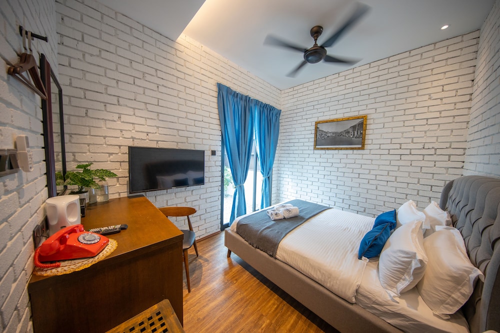 Room, Garden View - Photo 14