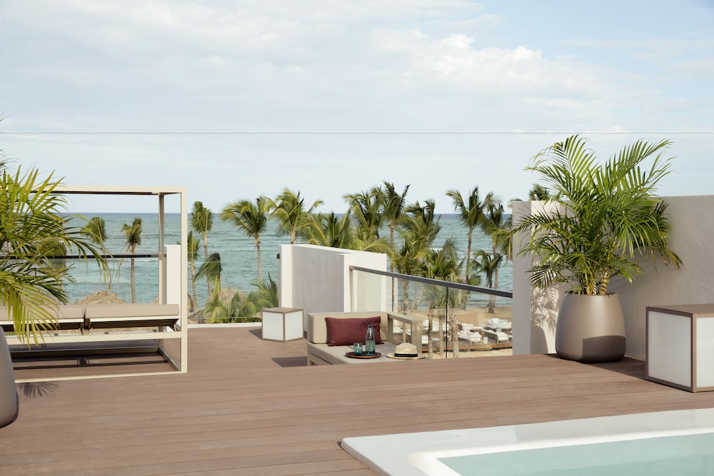 Excellence Club Beachfront Honeymoon Two-Story Rooftop Terrace Suite with Plunge Pool + 20% OFF SPA
