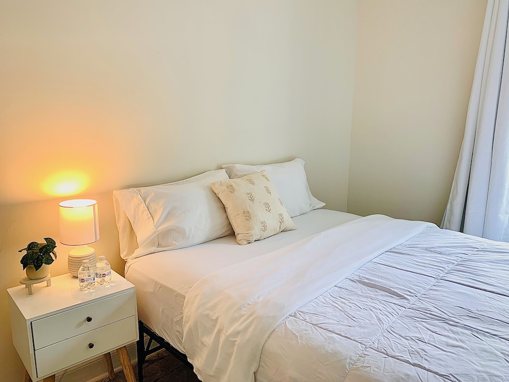 Room, 2 Queen Beds, Non Smoking (1) photo 2