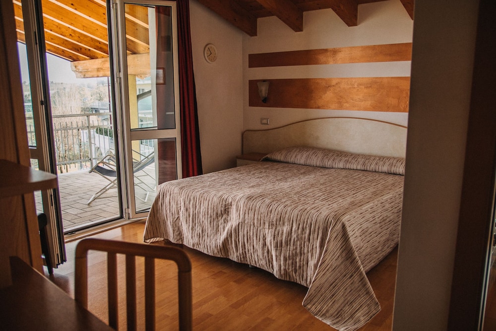 Basic Double Room