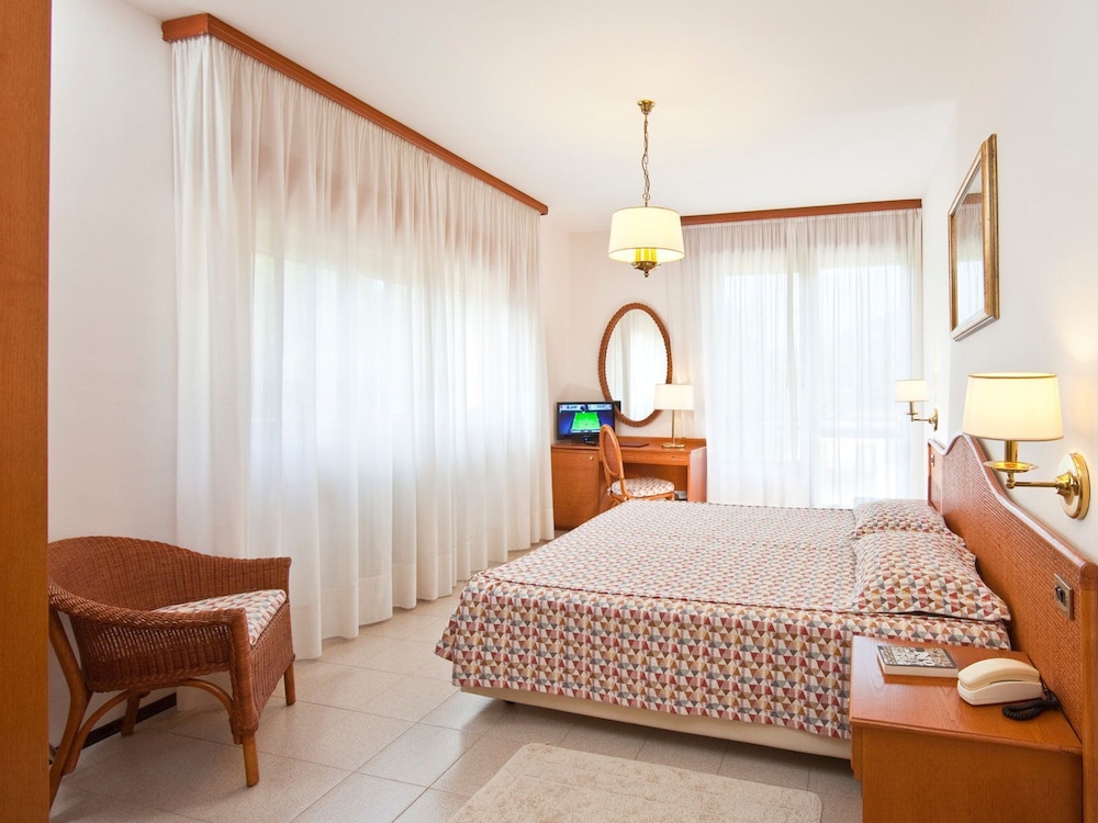 Traditional Room photo 1