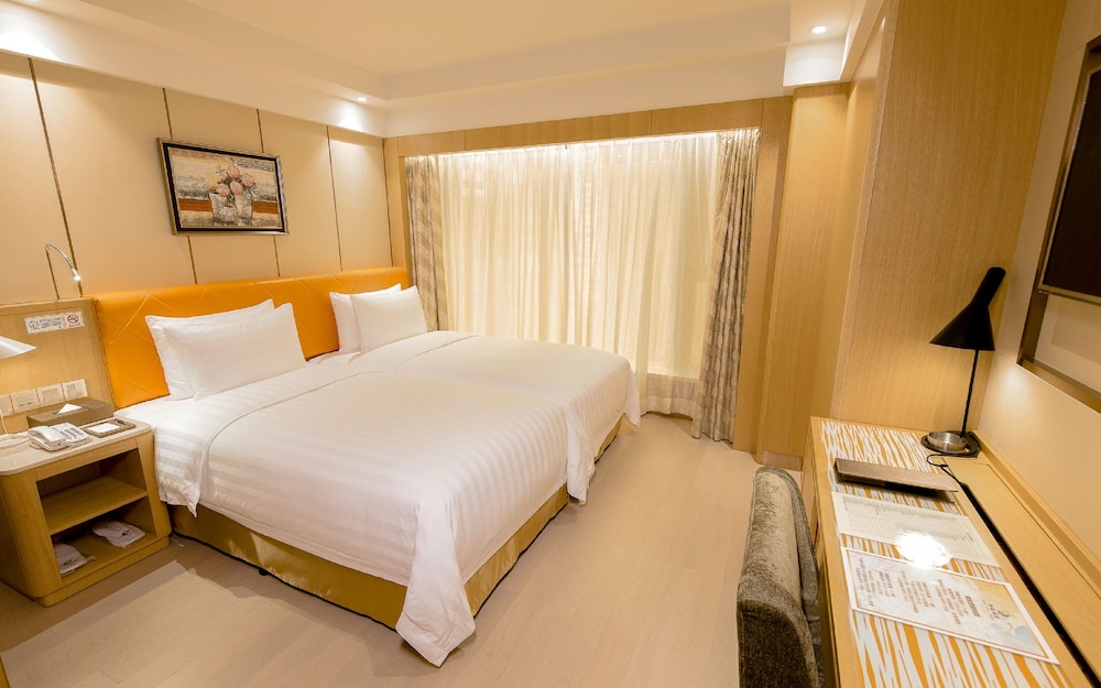 Superior Double Room (Partly Non-Smoking Room (with closed window)) photo 2