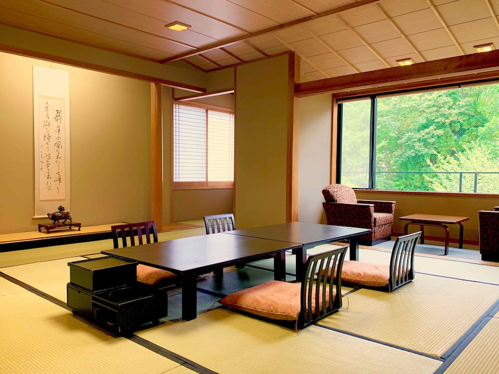 Traditional Room, Non Smoking, Garden View (with toilet/sink/bath, east building) photo 1