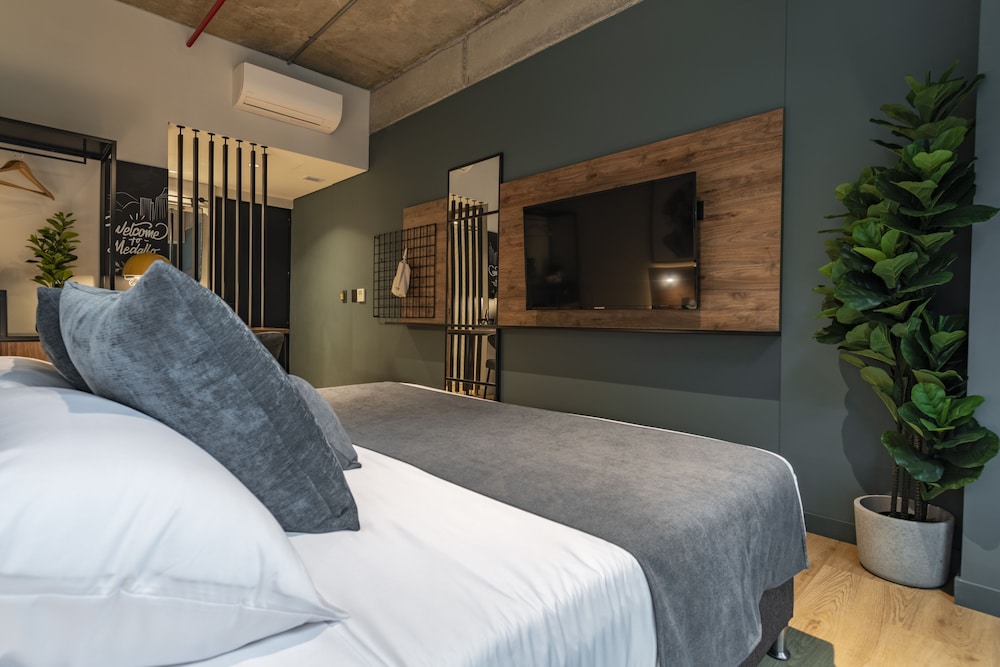 Room - Photo 8