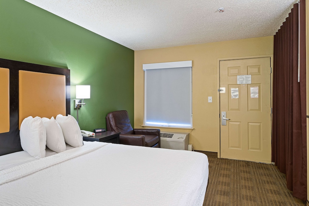 Studio, 1 Queen Bed, Non Smoking - Photo 3