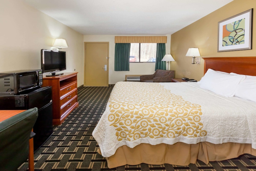 Room, 1 Queen Bed, Non Smoking - Photo 1