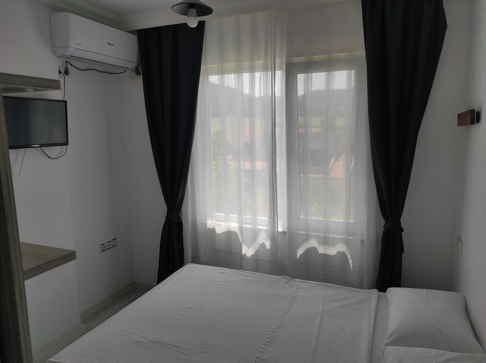 Standard Room, 1 Bedroom, Garden View