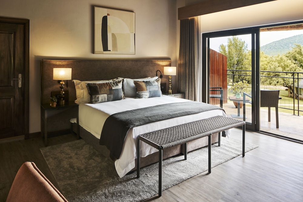 Deluxe Room - Photo 1