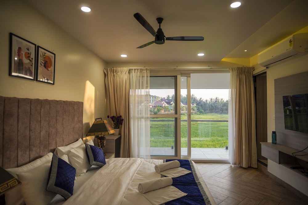 Premium Villa photo 1