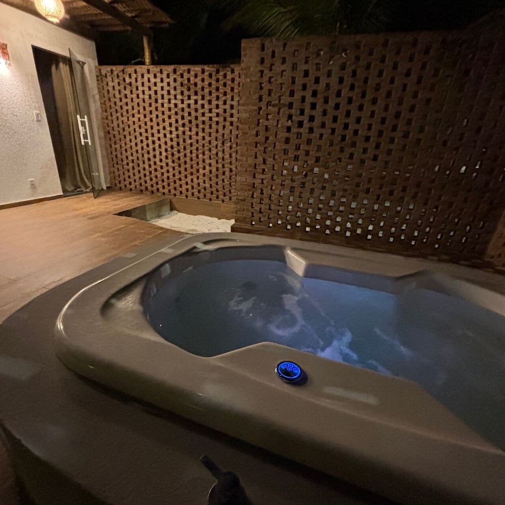 Double or Twin Room, 1 Queen Bed, Jetted Tub, Beach View