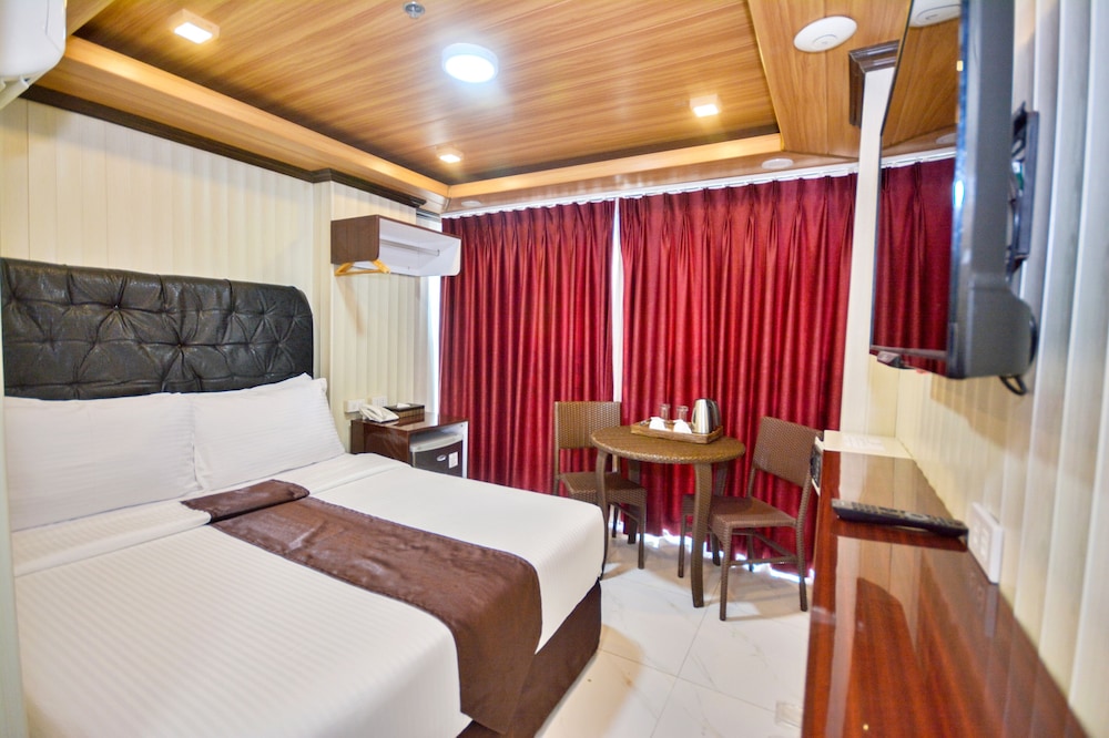 Standard Room (Partial View Main Building) photo 1