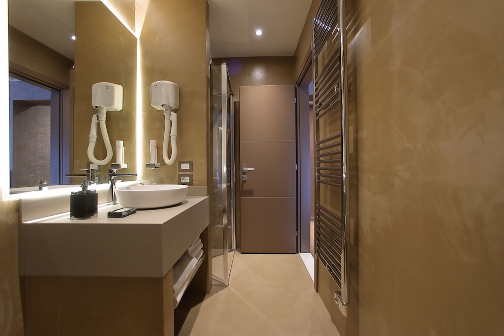 Classic Double Room - Photo 5