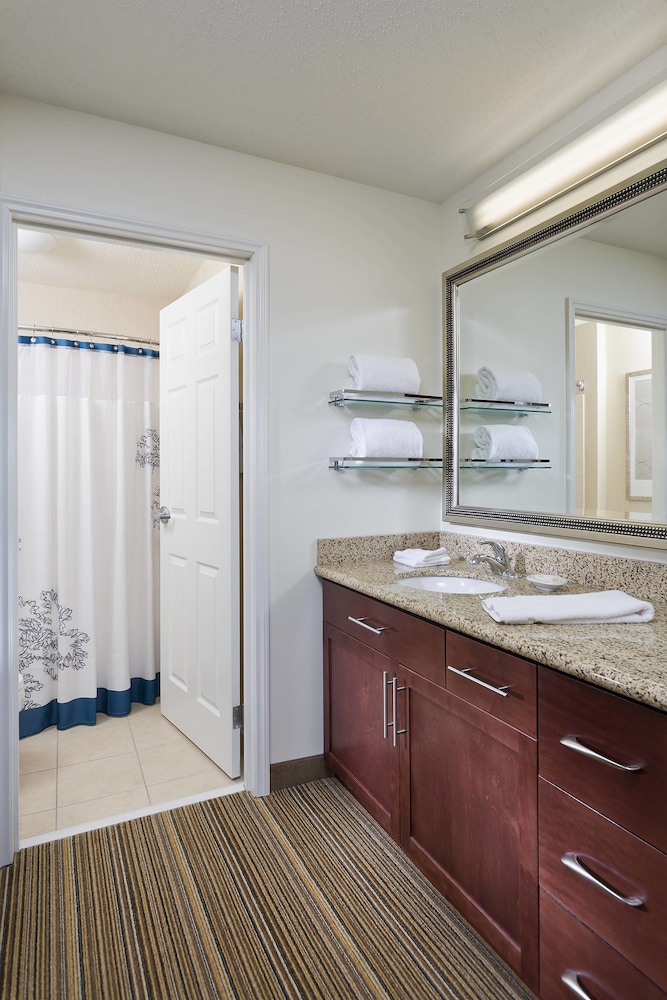 Suite, 1 Bedroom - Photo 5