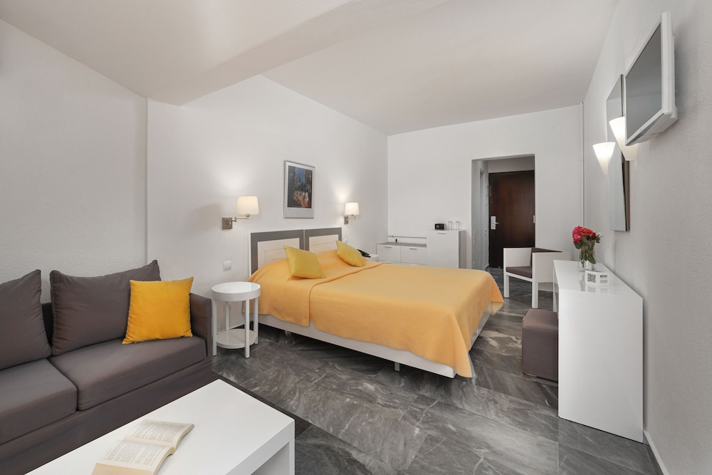 Superior Room, Sea View - Photo 7