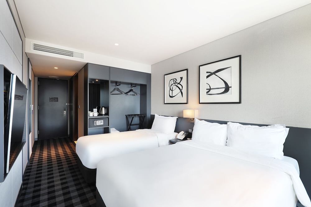 Deluxe Room, Multiple Beds (No Pool Access) - Photo 1