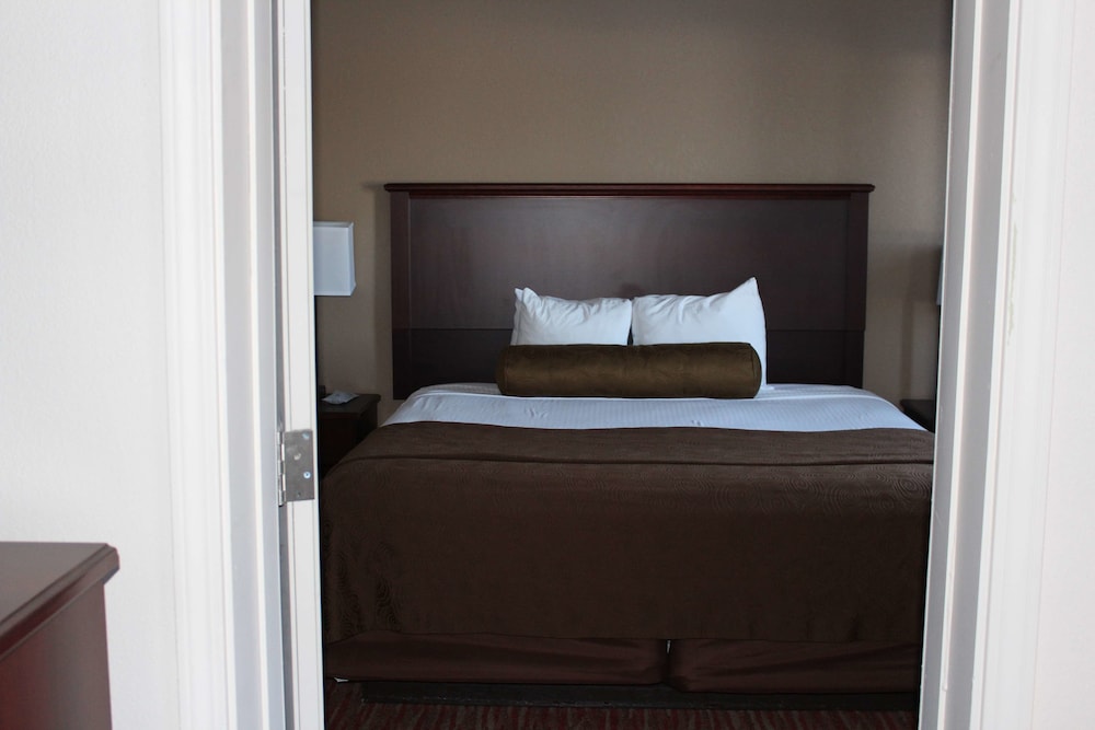 Suite, Multiple Beds, Non Smoking, Refrigerator & Microwave