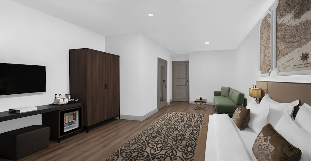 Deluxe Suite No View Twin photo 2