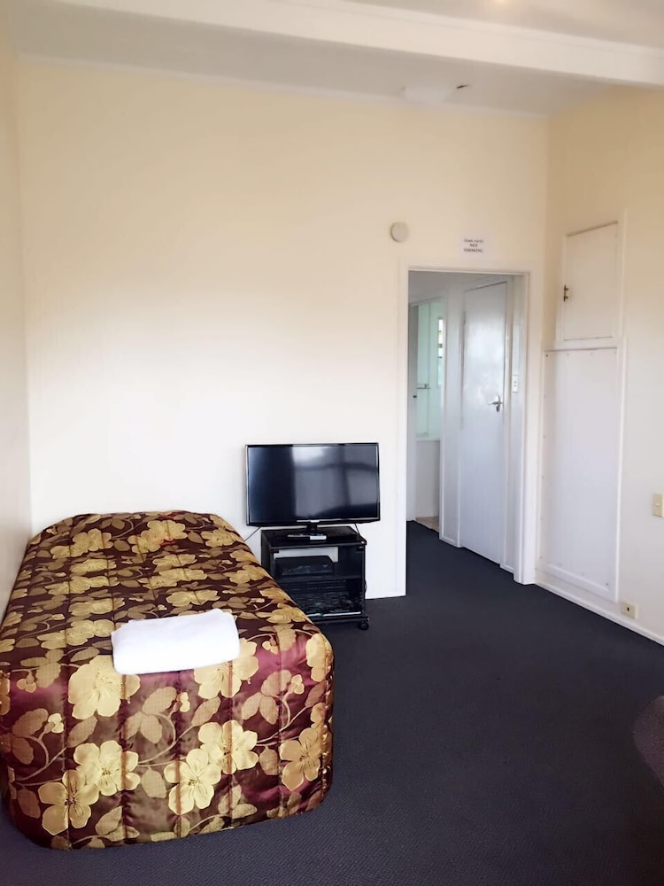 Studio Room