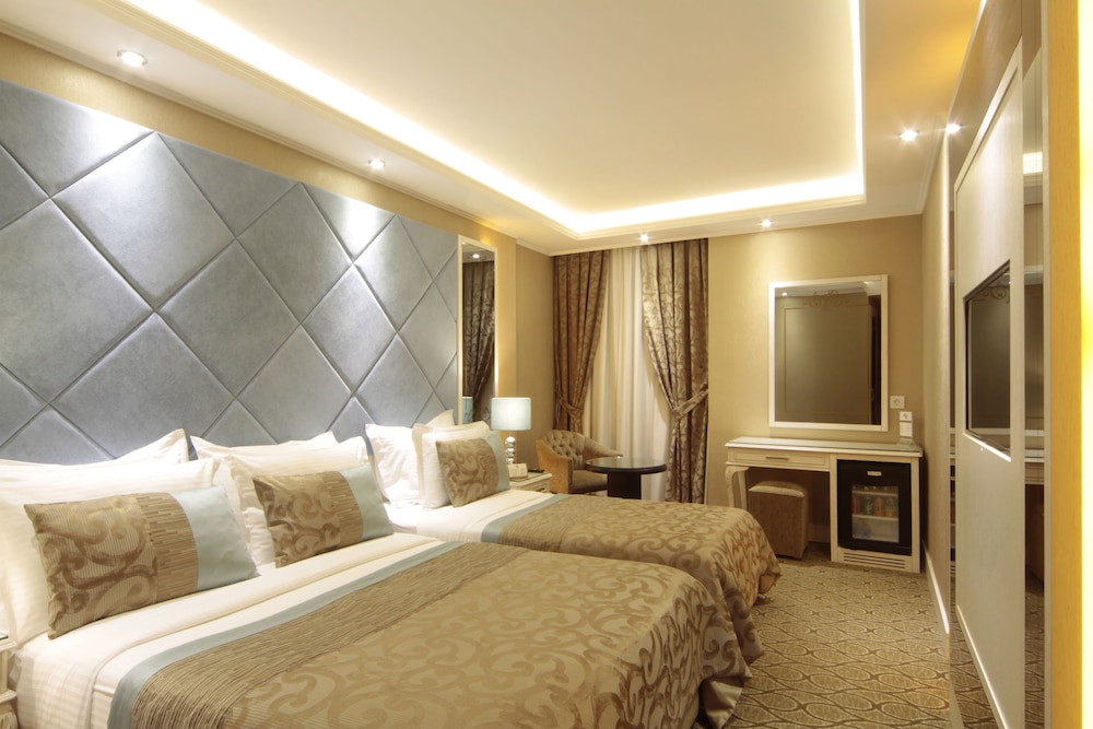 Superior Double or Twin Room photo 2