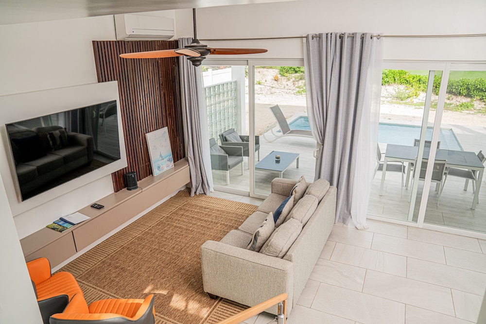 Luxury Villa, 2 Bedrooms, Garden View