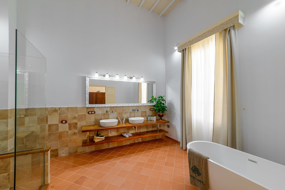 Superior Triple Room - Photo 11