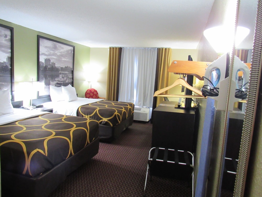 Room, 2 Queen Beds, Non Smoking - Photo 10