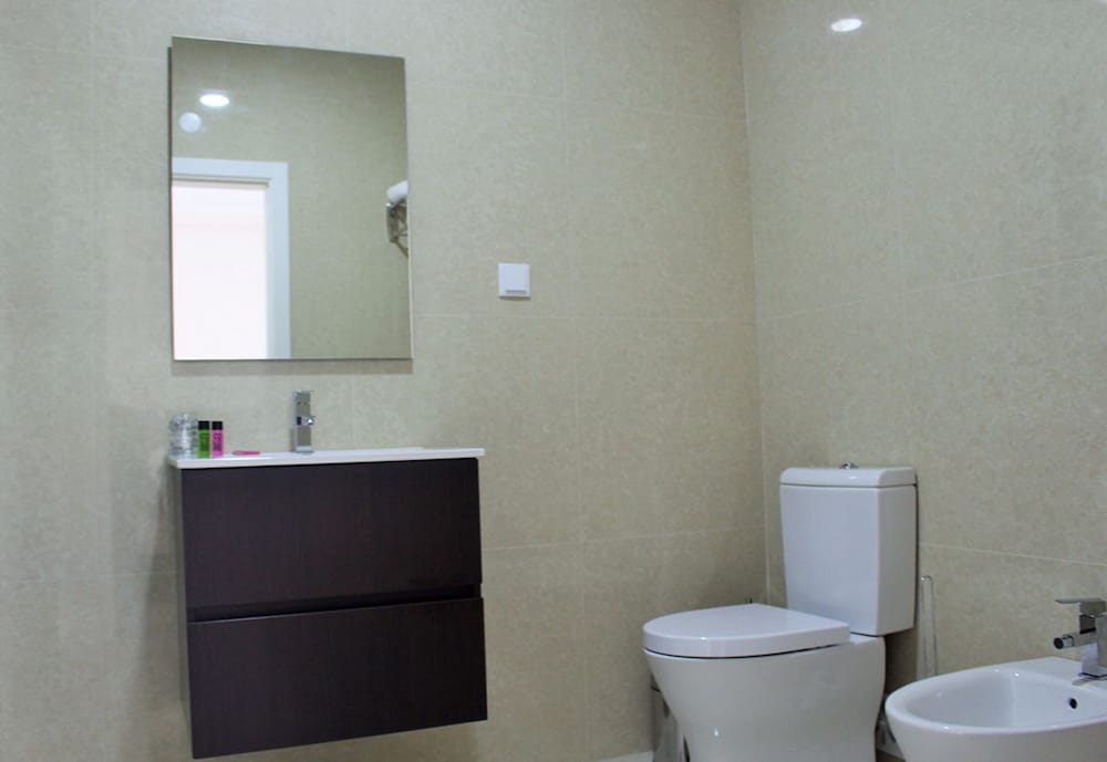 Deluxe Twin Room, Private Bathroom photo 2
