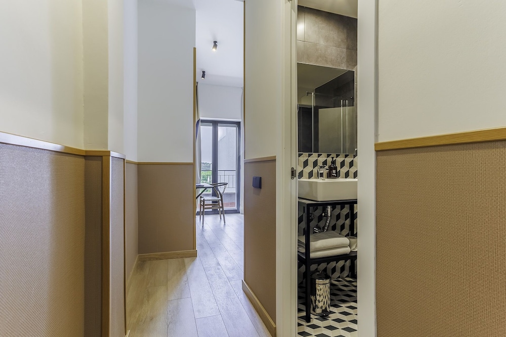 Basic Double Room - Photo 7
