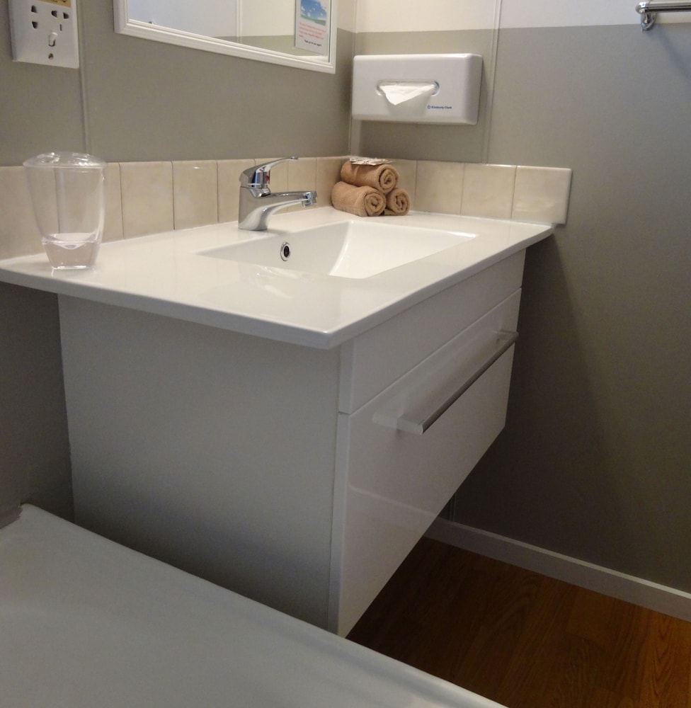Large Studio - Photo 7
